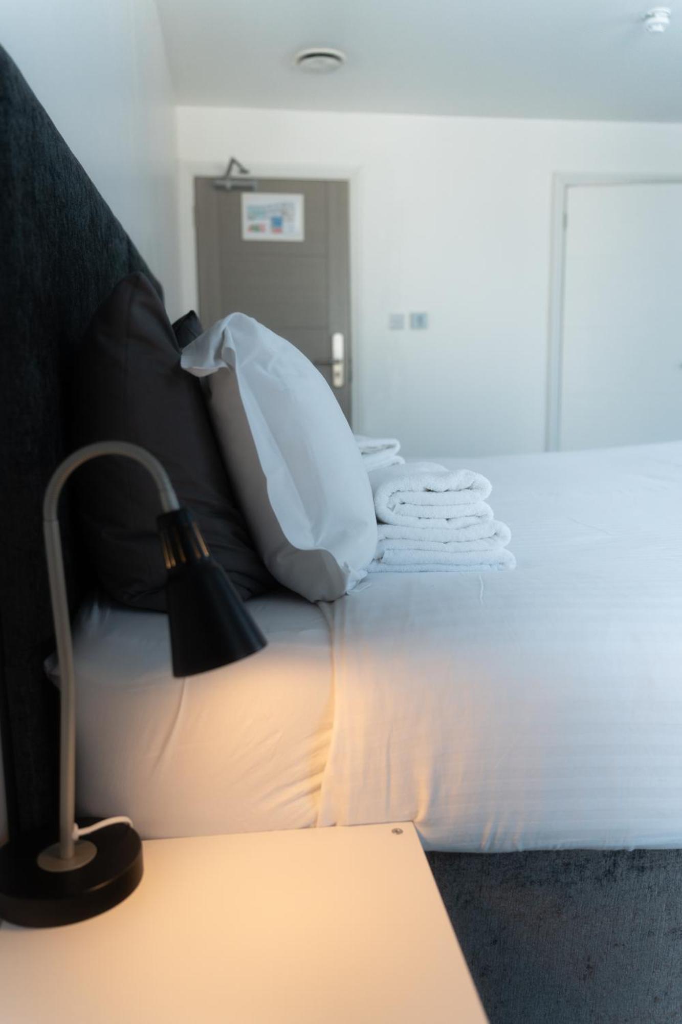 Abbey Point Hotel Wembley Екстер'єр фото